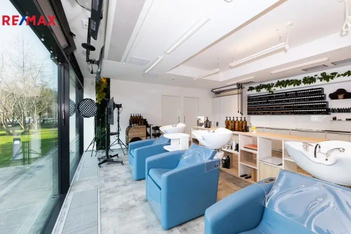 Pronájem obchodního prostoru, Praha - Libeň, Voctářova, 177 m2