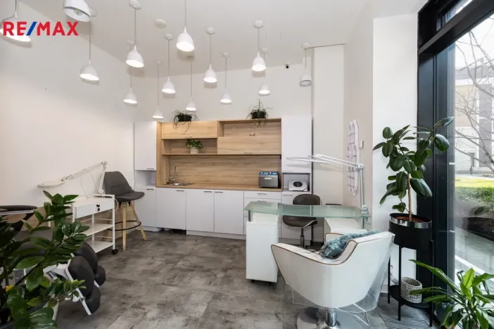 Pronájem obchodního prostoru, Praha - Libeň, Voctářova, 177 m2