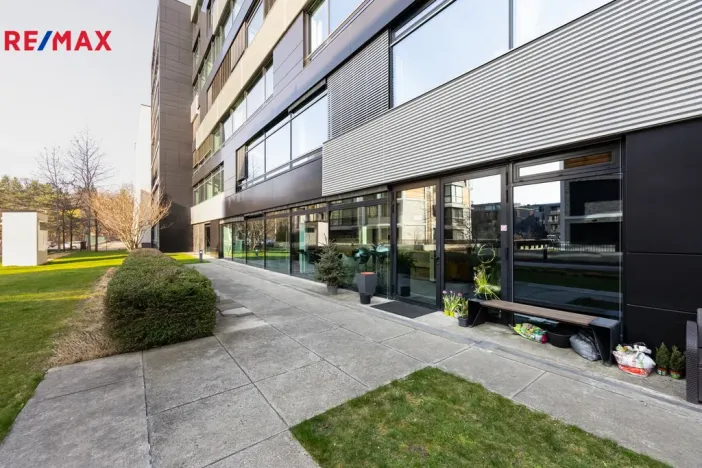 Pronájem obchodního prostoru, Praha - Libeň, Voctářova, 177 m2