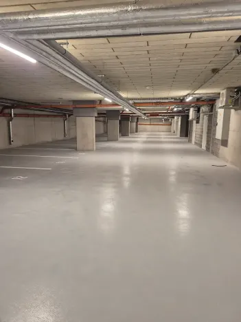 Pronájem garážového stání, Znojmo, Jarošova, 13 m2