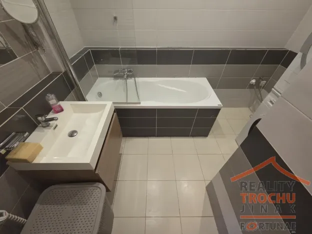 Prodej bytu 2+1, Hradec Králové - Nový Hradec Králové, třída Edvarda Beneše, 81 m2