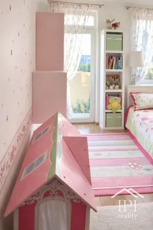 Pronájem bytu 4+kk, Praha - Vysočany, Kabešova, 90 m2