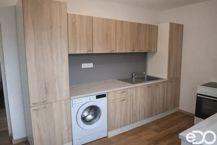 Pronájem bytu 2+1, Chocerady - Komorní Hrádek, 65 m2