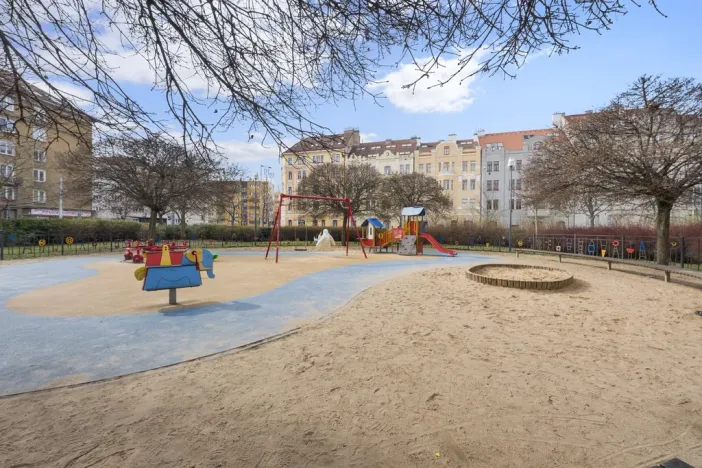 Prodej bytu 1+1, Praha - Holešovice, Osadní, 45 m2