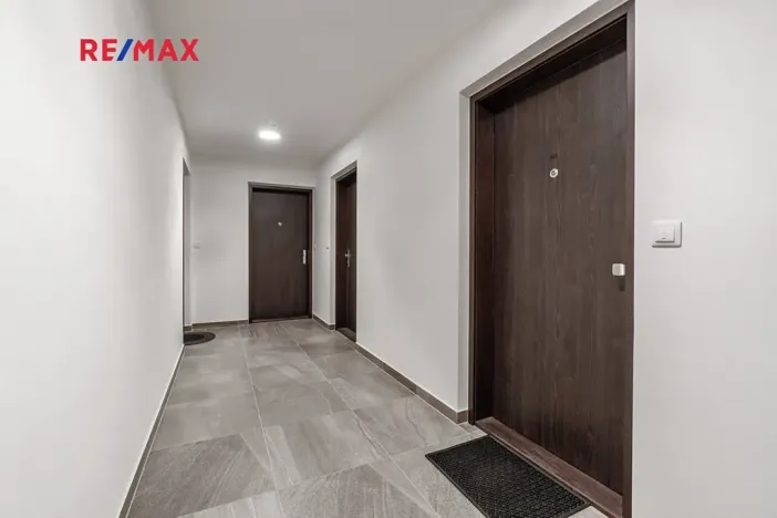 Pronájem bytu 1+kk, Praha - Chodov, Šternovská, 30 m2