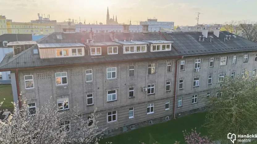 Pronájem bytu 2+kk, Olomouc, Jeremenkova, 48 m2