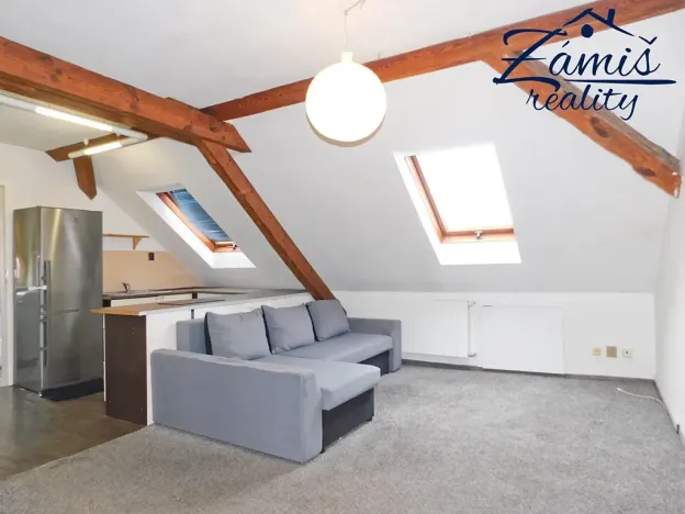 Pronájem bytu 1+kk, Lány, Berounská, 40 m2