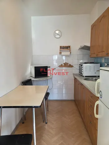 Pronájem bytu 1+1, Praha - Kobylisy, Akátová, 33 m2