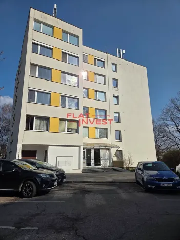 Pronájem bytu 1+1, Praha - Kobylisy, Akátová, 33 m2