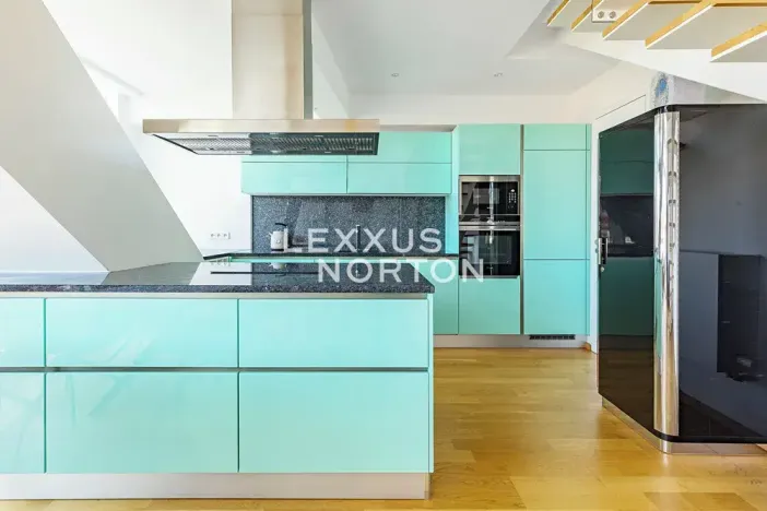 Prodej atypického bytu, Praha - Smíchov, Kobrova, 134 m2