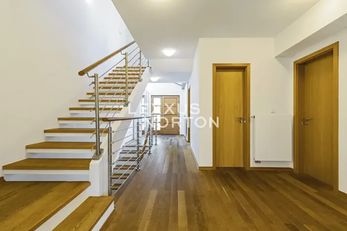 Pronájem rodinného domu, Praha - Jinonice, U dětského hřiště, 350 m2