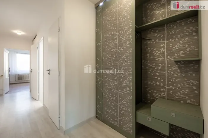 Prodej bytu 3+1, Praha - Řepy, Nevanova, 73 m2