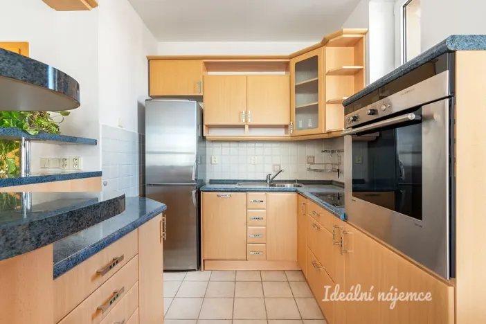 Pronájem bytu 3+kk, Praha - Újezd, Pastevců, 68 m2