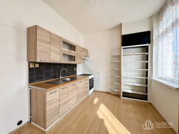 Pronájem bytu 3+1, Karlovy Vary, Foersterova, 103 m2