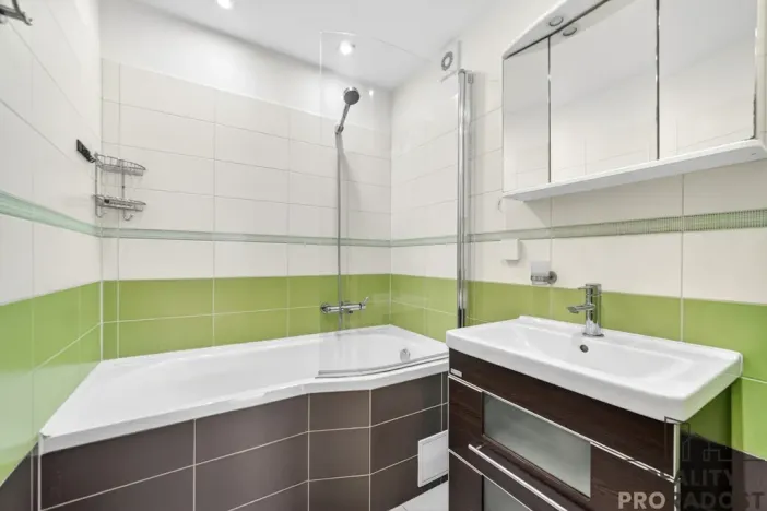 Pronájem bytu 3+1, Pardubice - Polabiny, Partyzánů, 72 m2