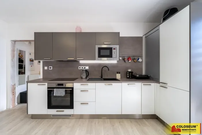 Prodej bytu 2+kk, Hrádek, 53 m2