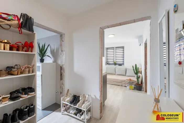 Prodej bytu 2+kk, Hrádek, 53 m2