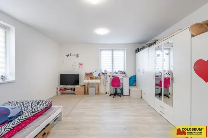 Prodej bytu 2+kk, Hrádek, 53 m2