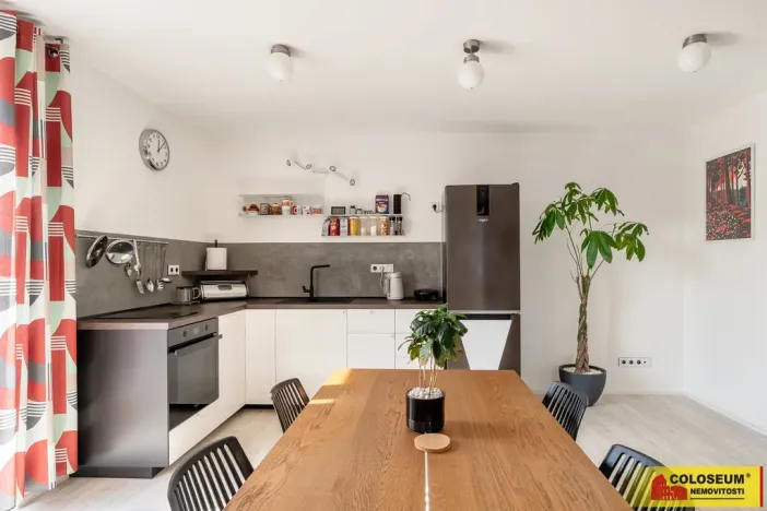 Prodej bytu 2+kk, Hrádek, 43 m2