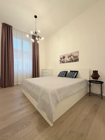 Pronájem bytu 2+1, Praha - Nové Město, Opletalova, 80 m2