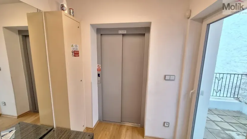 Prodej rodinného domu, Teplice, Laubeho náměstí, 425 m2