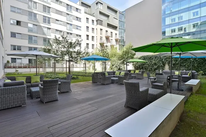 Pronájem kanceláře, Praha - Smíchov, Radlická, 234 m2