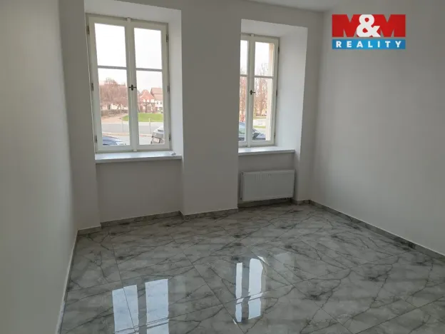 Pronájem bytu 3+kk, Bělá pod Bezdězem, Masarykovo náměstí, 80 m2