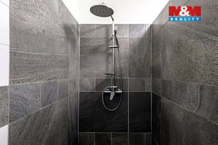 Prodej bytu 1+kk, Doubravčice, V bytovkách, 35 m2