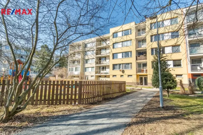 Prodej bytu 3+1, Jesenice, V Lázních, 72 m2