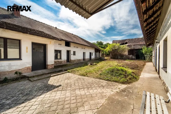 Prodej vícegeneračního domu, Kojice, 415 m2