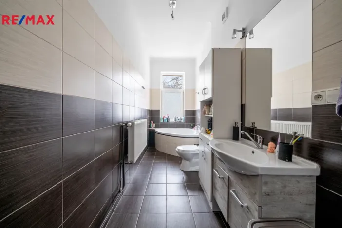 Pronájem bytu 3+1, Hronov, T. G. Masaryka, 83 m2