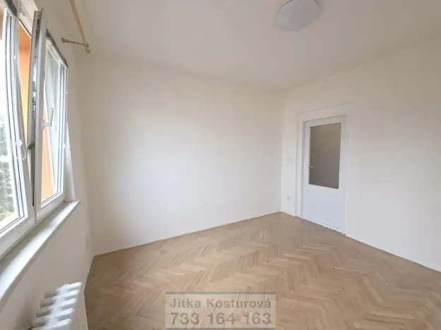 Pronájem bytu 2+1, Krnov - Pod Bezručovým vrchem, Seifertova, 55 m2