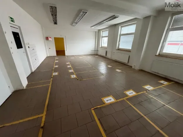 Pronájem skladu, Žatec - Velichov, 1150 m2