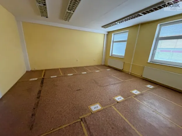 Pronájem skladu, Žatec - Velichov, 1150 m2