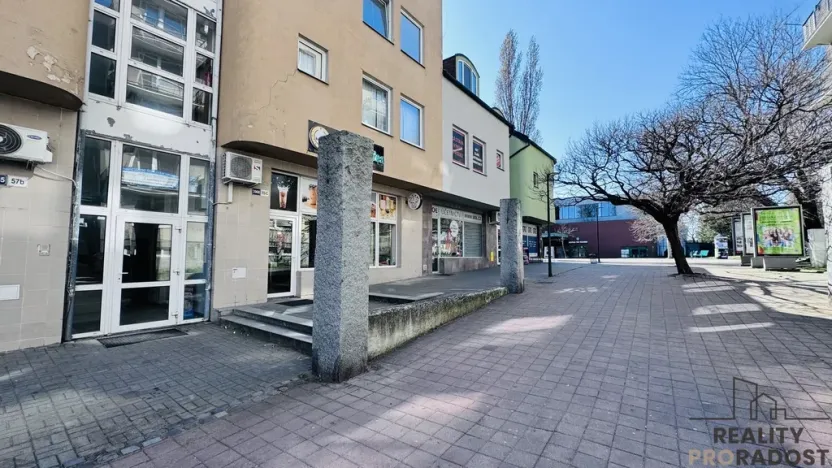 Pronájem kanceláře, Hodonín, Národní třída, 52 m2