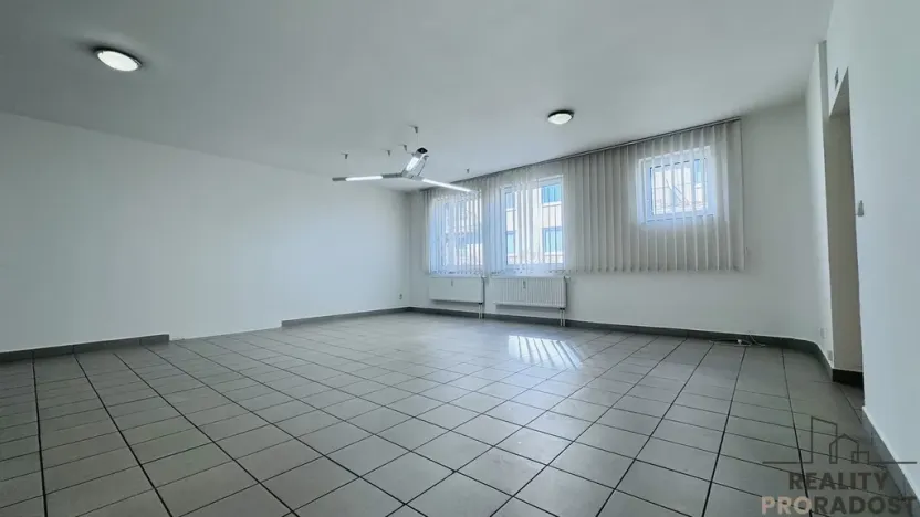 Pronájem kanceláře, Hodonín, Národní třída, 52 m2
