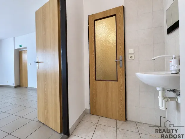 Pronájem kanceláře, Hodonín, Národní třída, 52 m2