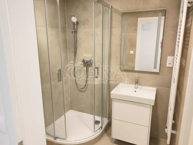 Pronájem bytu 1+kk, Praha - Hloubětín, Poděbradská, 34 m2