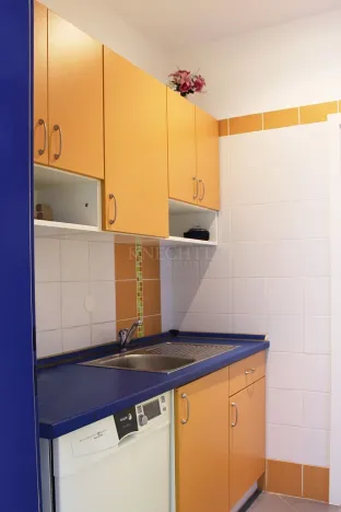 Pronájem kanceláře, Karlovy Vary, Mariánskolázeňská, 16 m2