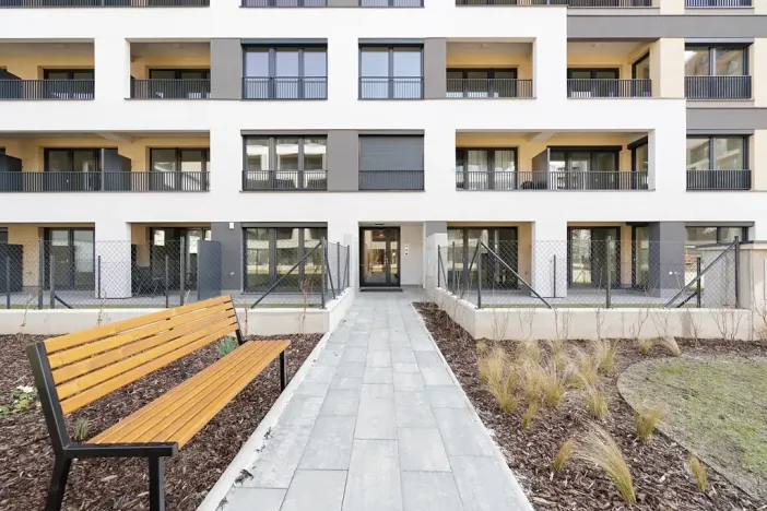 Pronájem bytu 1+kk, Praha - Hloubětín, Poděbradská, 32 m2