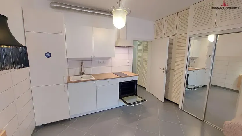 Pronájem bytu 1+kk, Praha - Střížkov, Makedonská, 35 m2