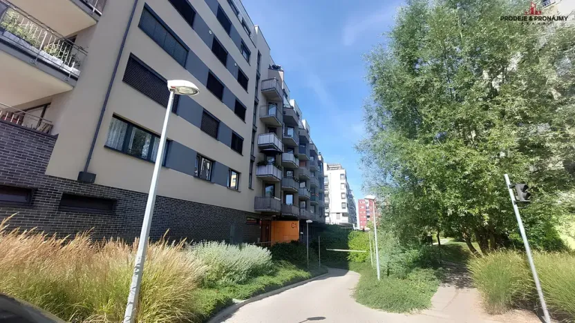 Pronájem bytu 1+kk, Praha - Střížkov, Makedonská, 35 m2