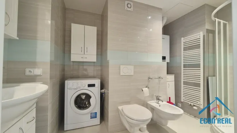 Pronájem bytu 3+1, Praha - Strašnice, Královická, 82 m2