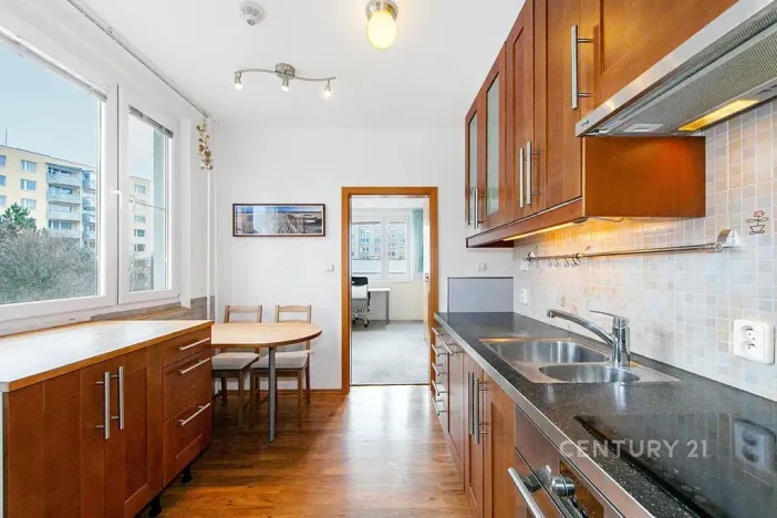 Prodej bytu 3+1, Praha - Hlubočepy, Renoirova, 74 m2