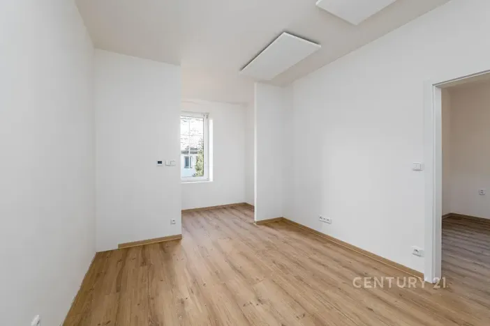 Prodej bytu 2+kk, Plzeň, Radyňská, 33 m2