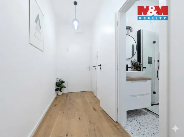 Pronájem bytu 1+kk, Praha - Vršovice, Petrohradská, 30 m2