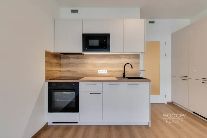 Pronájem bytu 1+kk, Praha - Hloubětín, Poděbradská, 32 m2