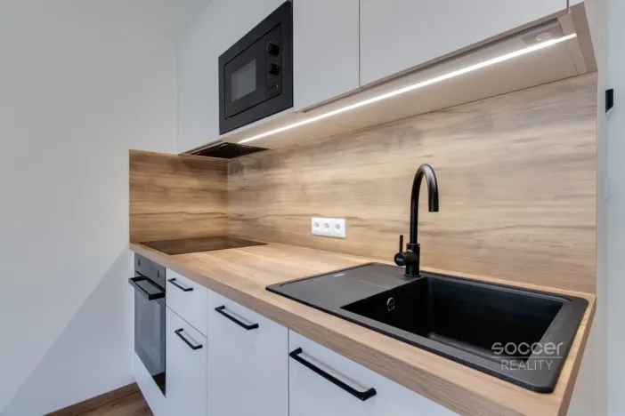 Pronájem bytu 1+kk, Praha - Hloubětín, Poděbradská, 32 m2