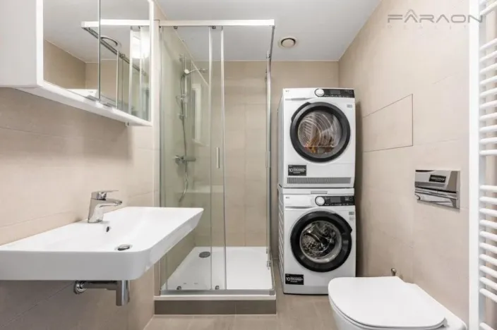 Pronájem bytu 1+kk, Praha - Modřany, Vrátnická, 38 m2