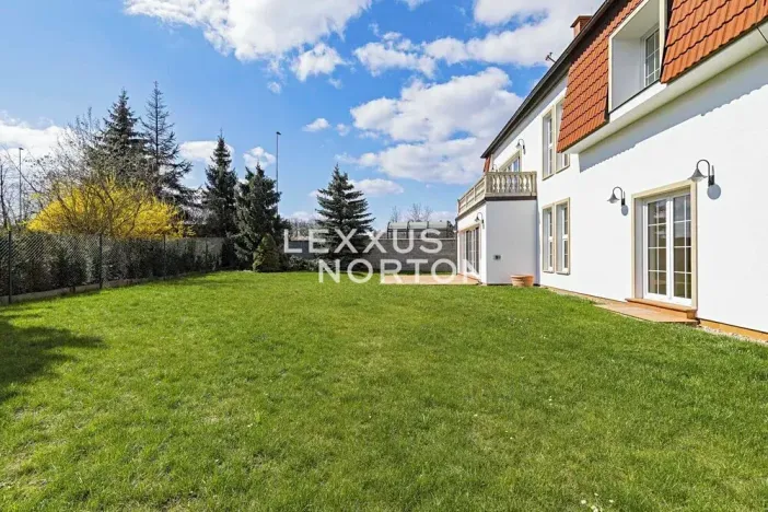 Pronájem vily, Průhonice, U Komárova, 610 m2